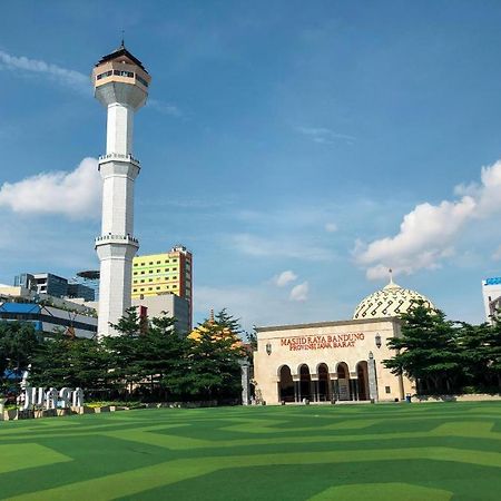 Zodiak Kebon Jati By Kagum Hotels Бандунг Экстерьер фото