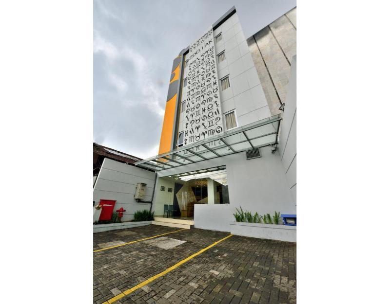 Zodiak Kebon Jati By Kagum Hotels Бандунг Экстерьер фото